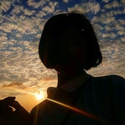 女生背影头像唯美伤感没有分手何必有忧愁