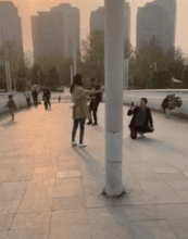 搞笑gif原谅我看到小哥第三个表情后,没忍住,还是笑了
