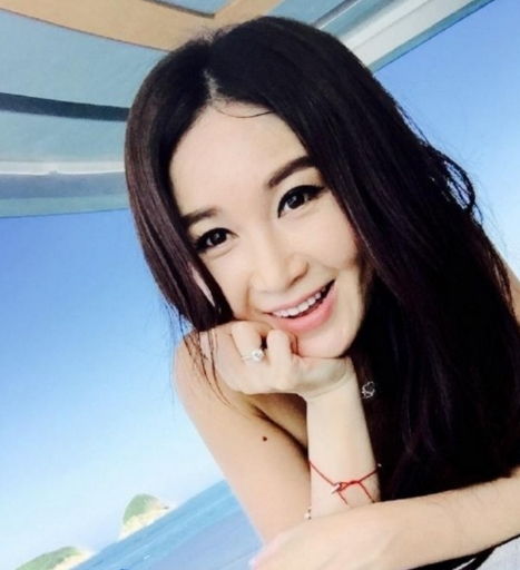 曾是最妩媚妲己的她年过50岁风采不减当年,堪称冻龄女神