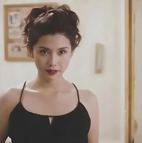 曾经是全香港男人的欲望,如今50多岁如大妈,一夜成名的她巅峰退圈到底为何