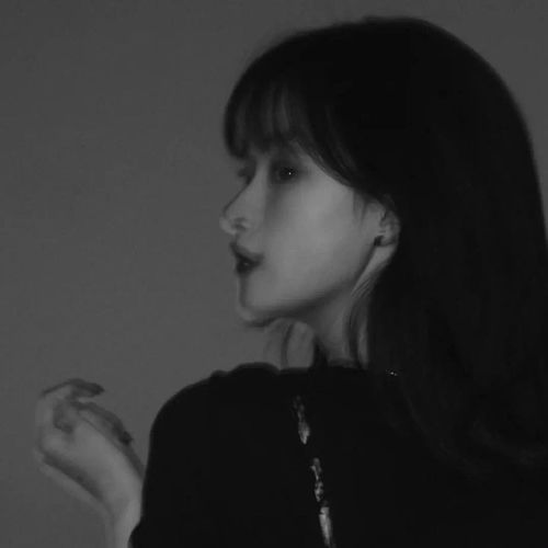 男女生黑白动漫头像超好看的黑白手绘头像合集