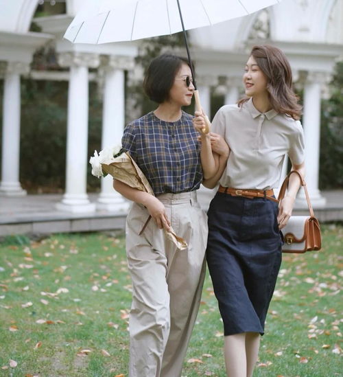 中年妈妈怎么穿时髦有品位学博主的穿衣搭配,优雅大气时尚减龄