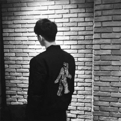 霸气又伤感的男生帅气背影头像潮流时尚男生背影头像