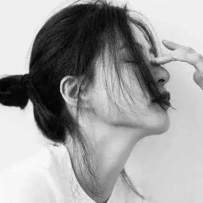 40岁微信头像侧面女唯美白方