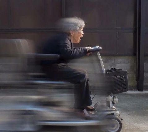 轻松一刻请问这是什么车上的你知道吗