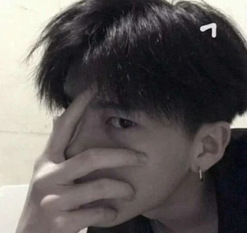 聊天时男生若总用这三种方式回你,摆明了就玩玩你,丫头别认真