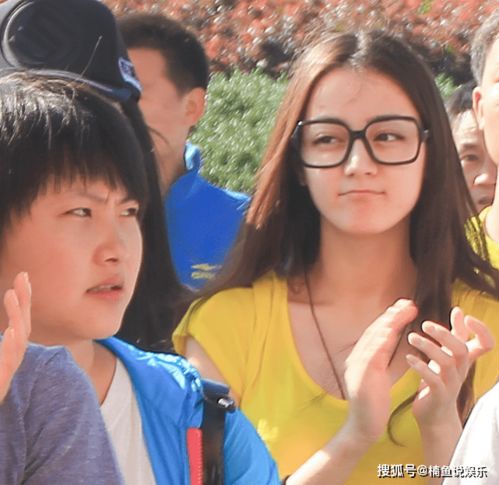 迪丽热巴10年前旧照曝光,非主流造型似漫画少女,从小美到大