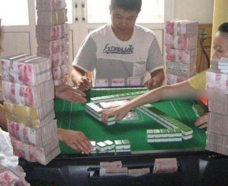 23岁童姓爸爸打麻将上瘾,给儿子取的名,让孩子妈火冒三丈