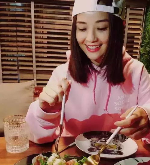 经历了隐婚离婚,撕x四角恋后,阿sa这位35岁少女终于找到真爱了吗