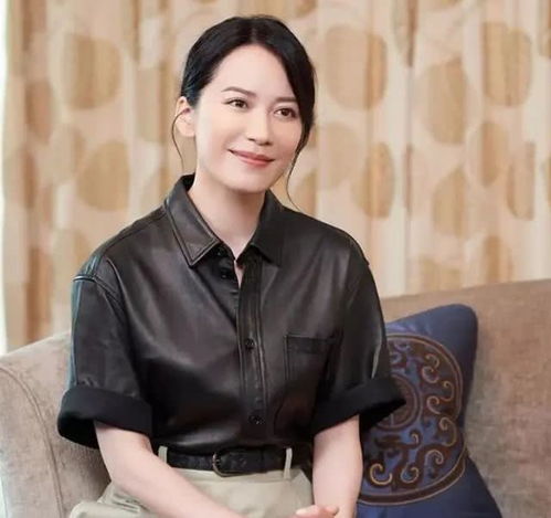 至今单身的剩女明星,我选49岁的她