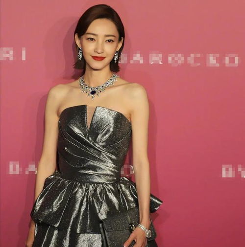 45岁李小冉状态惊艳,被赞天然美女无塑料感不输小8岁的佟丽娅