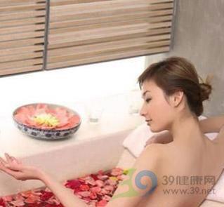 睡得好不好就看脚脚凉女性睡前应泡脚
