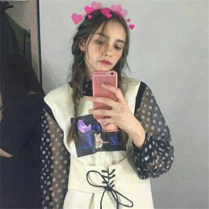 女生欧美头像复古街拍头像,生来不讨喜的样子
