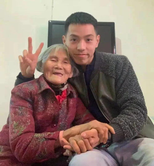 他们相差61岁,拍婚纱照引无数人围观,背后的故事太治愈了吧