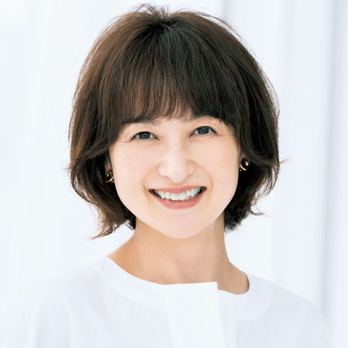 40岁的女人,发型尽量以短为主,试试这几种妈妈卷,洋气又减龄