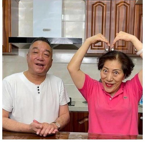 连续5年发粉色天空图案,有种友谊,叫陈乔恩和乔任梁