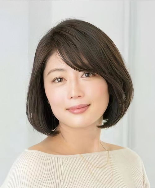 告别老气这些短发发型让5060岁女士重焕青春