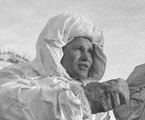 1942年,苏德王牌狙神对决4天,6名苏联女兵躺枪,一块光斑定胜负