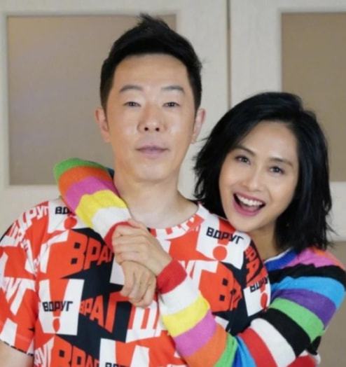 终于知道朱茵为什么嫁给黄贯中了,他俩像极了小说里的男女主角