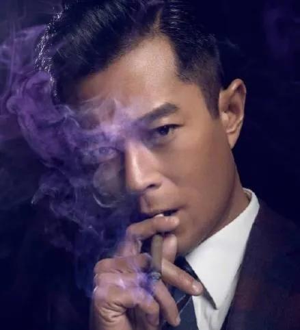 这五位男明星曾是美男代名词,可现在的他们长相一个比一个怪异