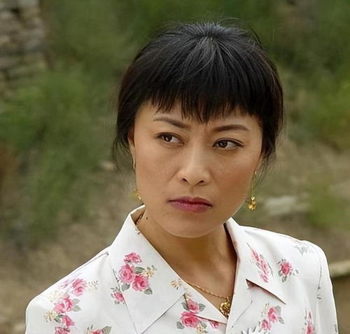 岳红,女儿5个月时被离婚,40岁患胃癌,她就这样改写了她的结局