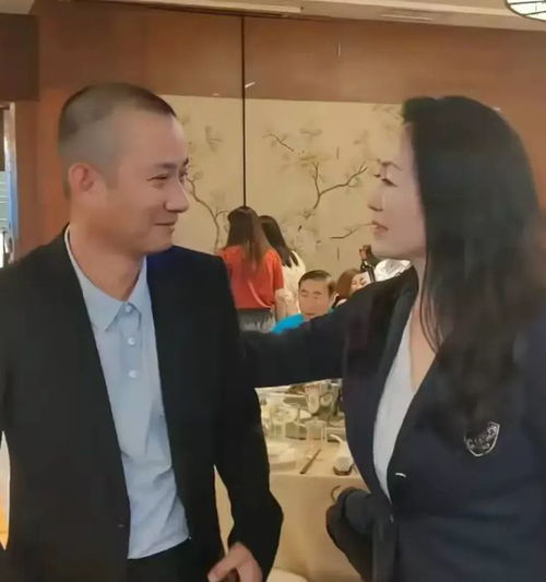 42岁姚笛罕见现身,朋友圈自曝3年不化妆没戏拍,网友直呼认不出