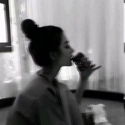 伤感孤单黑白女生头像痴情有罪我来背