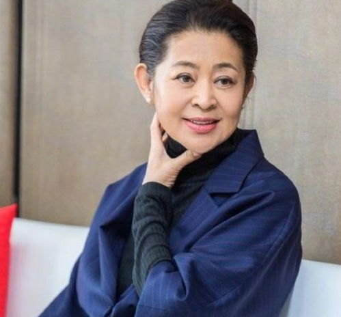一波未平一波又起,赵忠祥去世后,60岁倪萍也传来坏消息