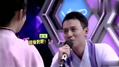 秦俊杰杨紫现场秀恩爱,一个表情足以证明,甜炸啦