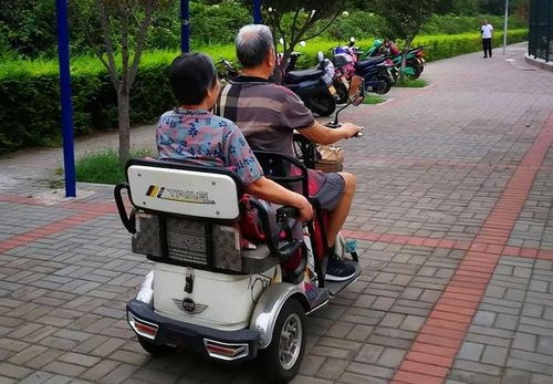 适合70岁以上的老年人,这5种电动车,没有年龄限制,还不用驾照
