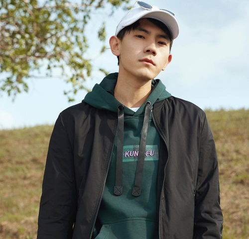 建议四十岁以上男人少穿西服,多试试这薄夹克,显年轻贼气派