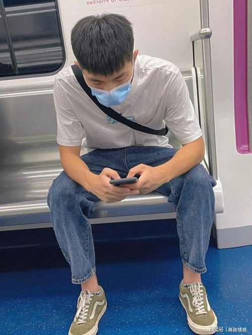18岁男孩和40多岁女网友,是什么体验男孩妈妈级的爱,很幸福