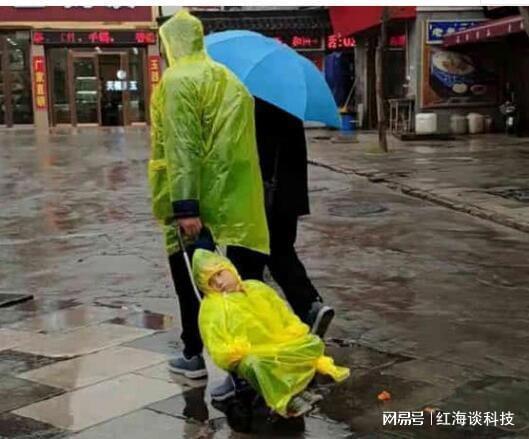 爸爸带娃的搞笑瞬间,亲妈看了想打人,绝对有着满满的怨念