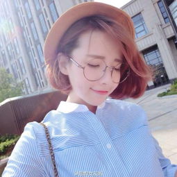 我明天要剪短发,求图片,肩膀以上下巴以下的那种平刘海,发尾微卷,韩式的要自然点,因为我是学生