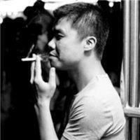 成熟沧桑大叔侧面头像