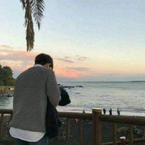 50岁男人背影头像郑军