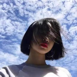求大神解答,这是不是情侣头像有的话麻烦把另一张发来,谢谢