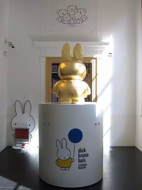 带上一颗童心,在卡通童话和的二次元世界畅游