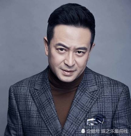 70后男演员张嘉译,与王海燕因戏生情结为夫妻,婚后13年零绯闻
