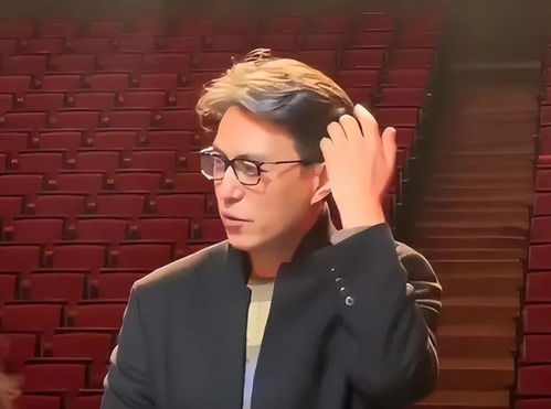 看黄绮珊靳东素颜,一个秃顶老奶奶一个中年大叔,都很自然没有装