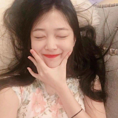 为什么这女爱豆才17岁就被嘲油腻明明很娇媚啊