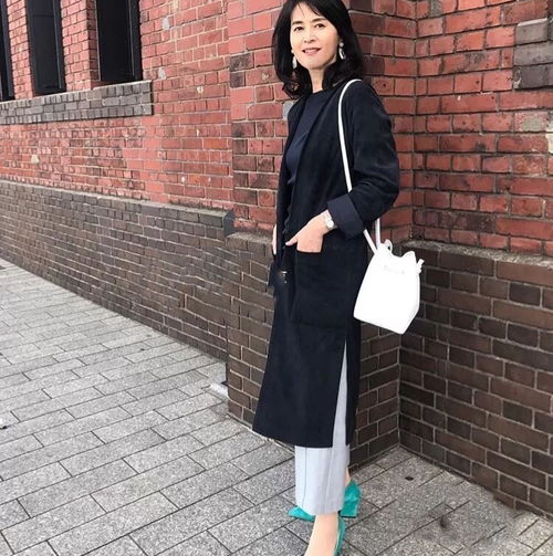 优雅到骨子里的日本妈妈穿衣简单不扮嫩,却把50岁穿成30岁
