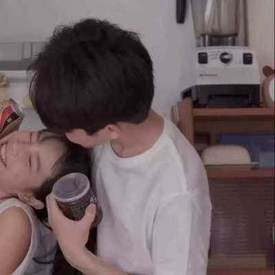 清爽超甜真人情头一对两张头像