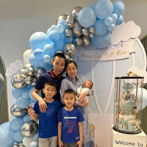 兄弟三人如同复制粘贴李宗伟家族基因强大,哥哥可以以假乱真