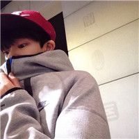 走路的帅气男生头像霸气的男生个性头像