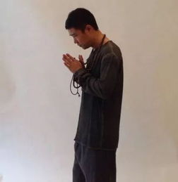 治愈80后的中年危机撸串啊