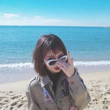 女生戴眼镜头像
