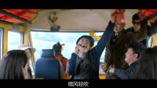 搞笑k歌名场面,黄渤中奖唱歌这表情这动作太秀了,场面一度失控