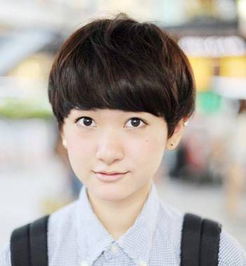 中性短发如何搭配衣服