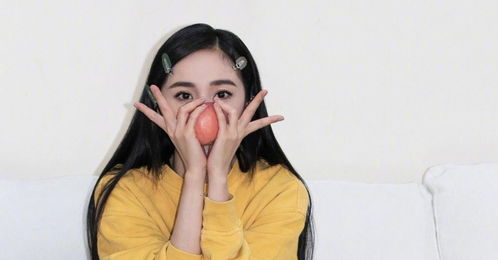 杨紫董子健好沙雕,自制表情包比心太好笑肖战杨幂追剧反应绝了